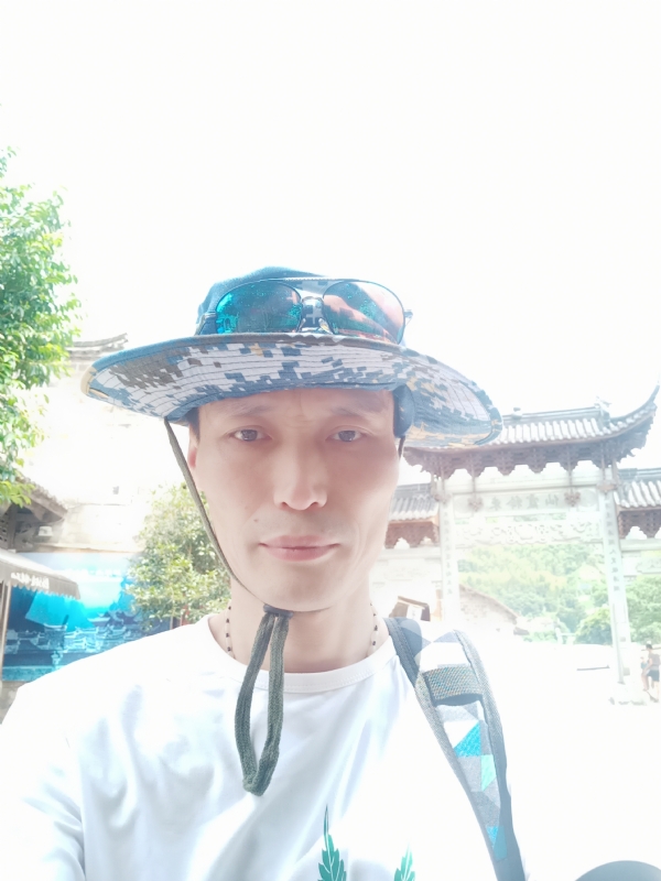 童群海的第一张照片--兰溪认干亲服务网